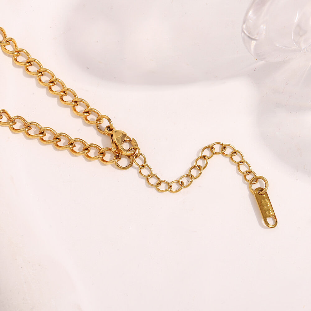 Lobster claw clasp.