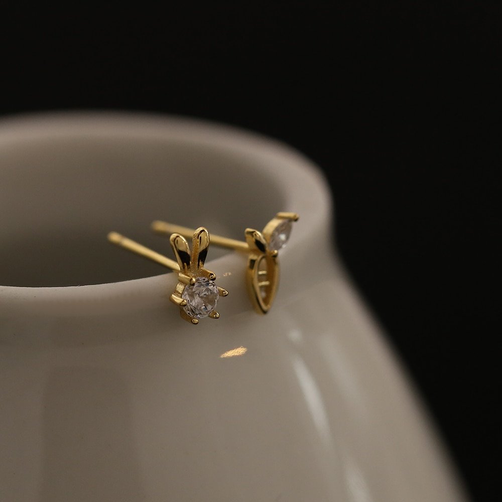 Side view of the Rabbit and Carrot Studs.