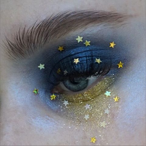 Dreamy stars eyeshadow.