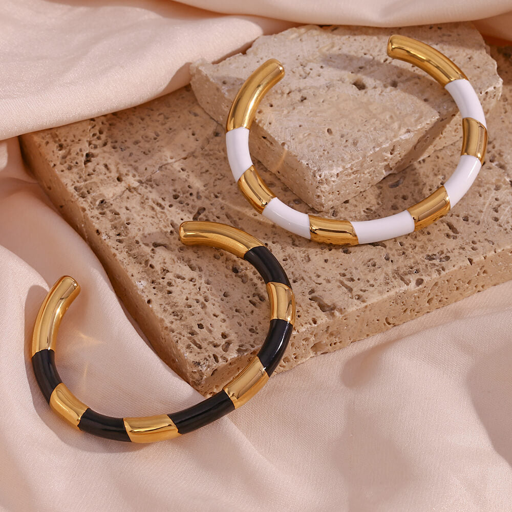 Full view of the Black Enamel Gold Bangle.