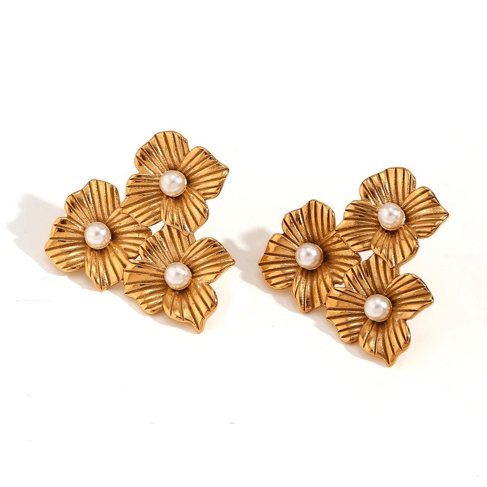 Flower Cluster Gold Pearl Earrings.