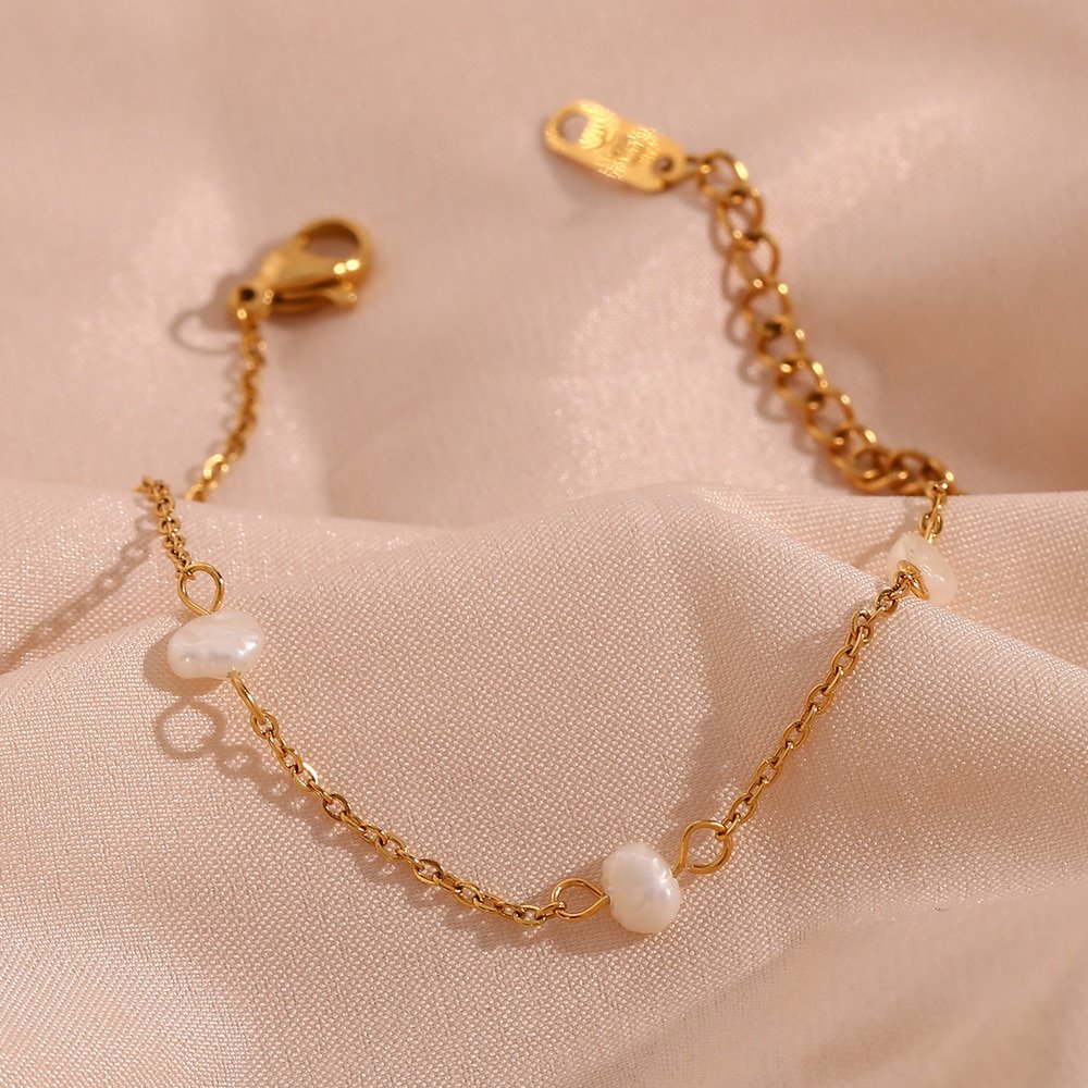 Closeup of the Pearl Chain Gold Bracelet.