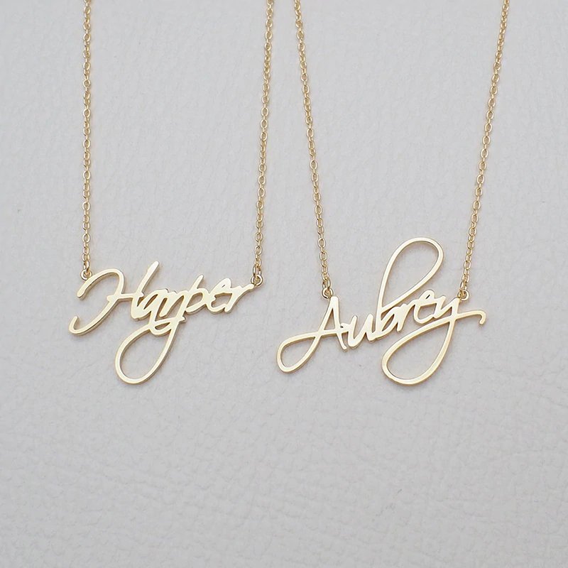 Cursive name online pendant