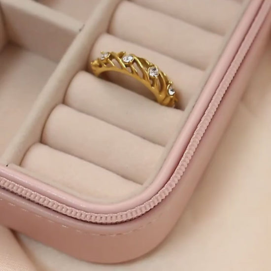 Video showing the Hollow CZ Gold Ring.
