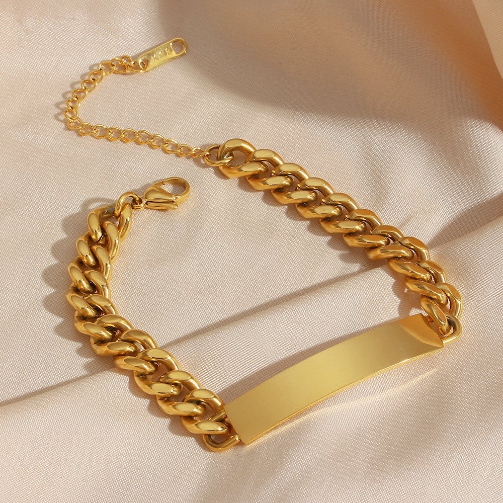 Closeup of the Gold Cuban Link Plate Bracelet.