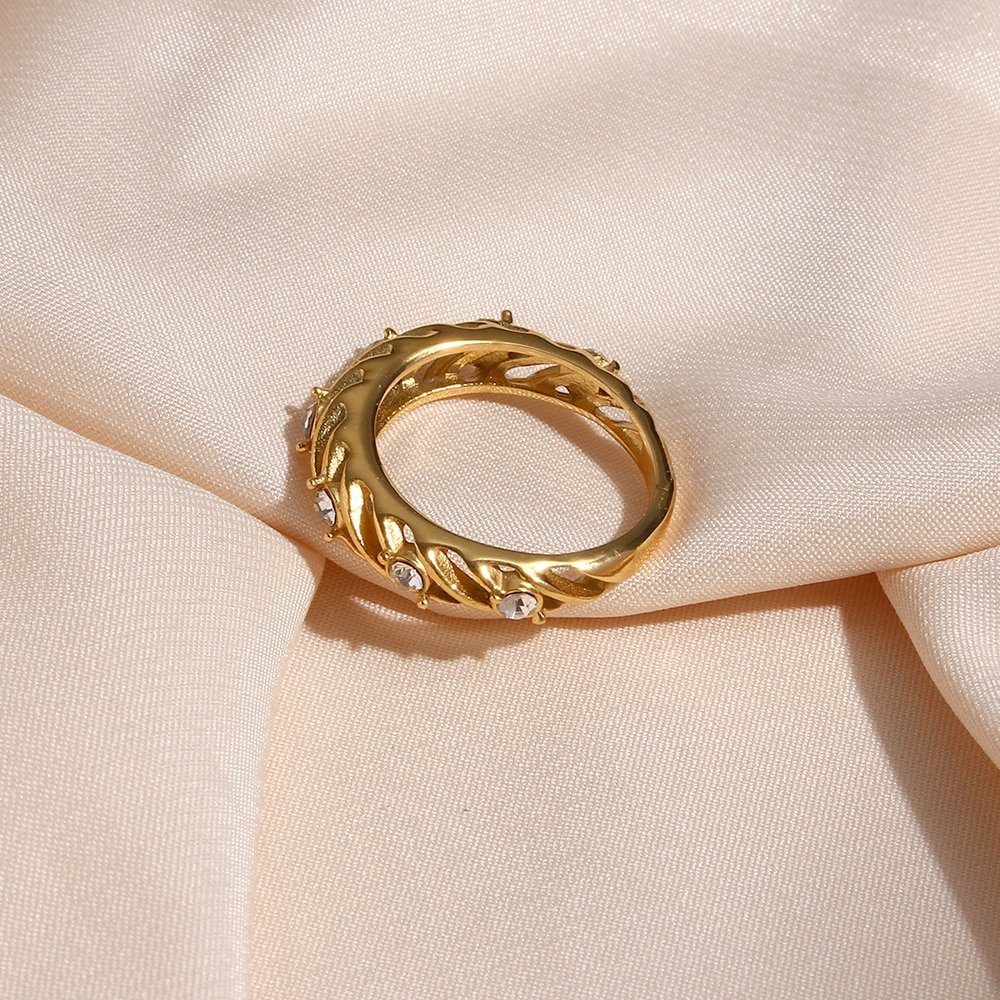 Top view of the Hollow CZ Gold Ring.