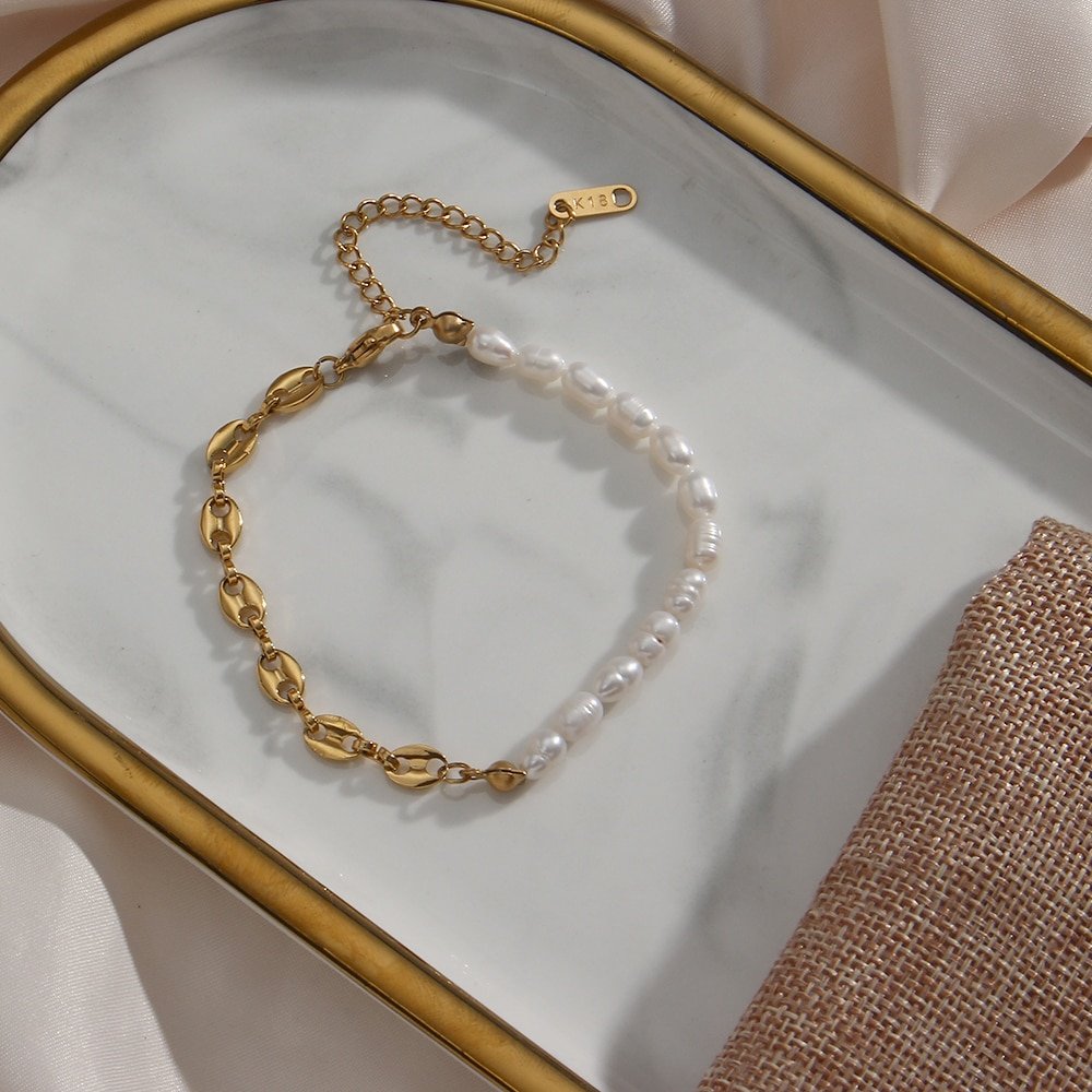 Closeup of the Pearl Anchor Chain Bracelet.