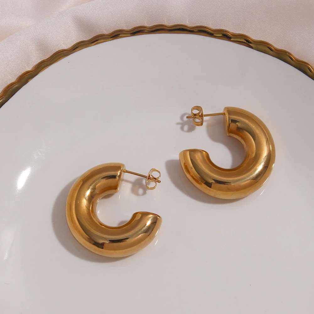 Side view of the Super Thick Hoop Earrings.